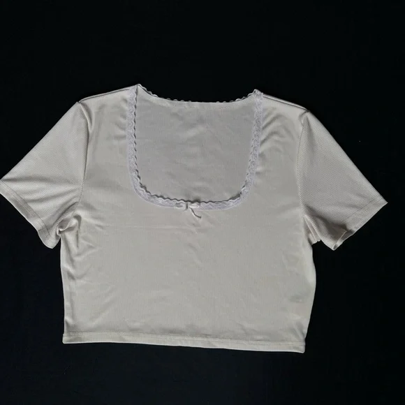 women's top - Picture 3 of 3